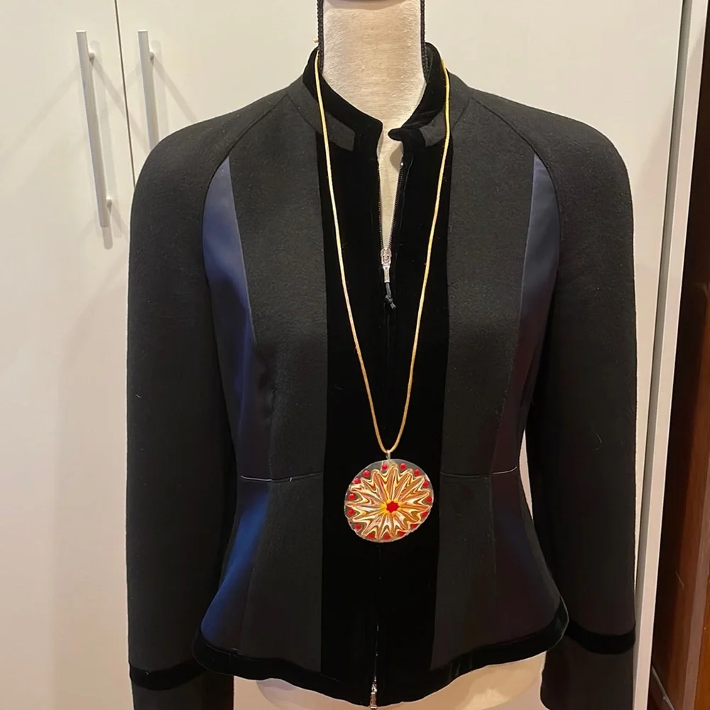 Necklace - Picture 1 of 4